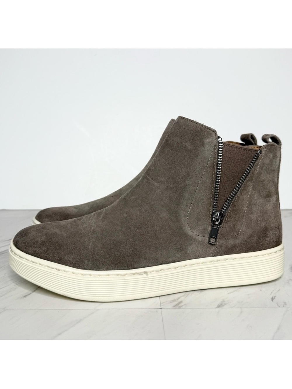 Sofft Britton Zip Gray Suede Sneaker Shoe 9 1/2 M